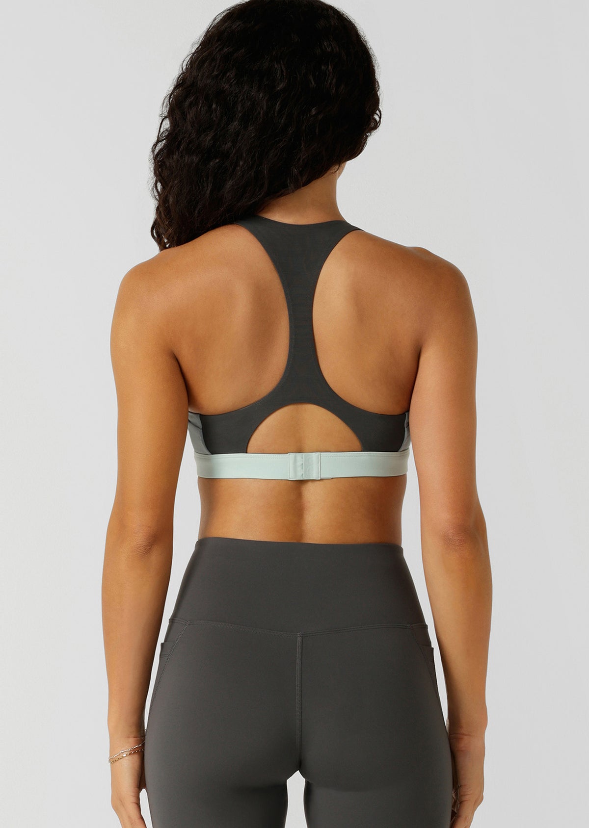 Lorna Jane Trailblazer Pocket Sports Bra - Titanium