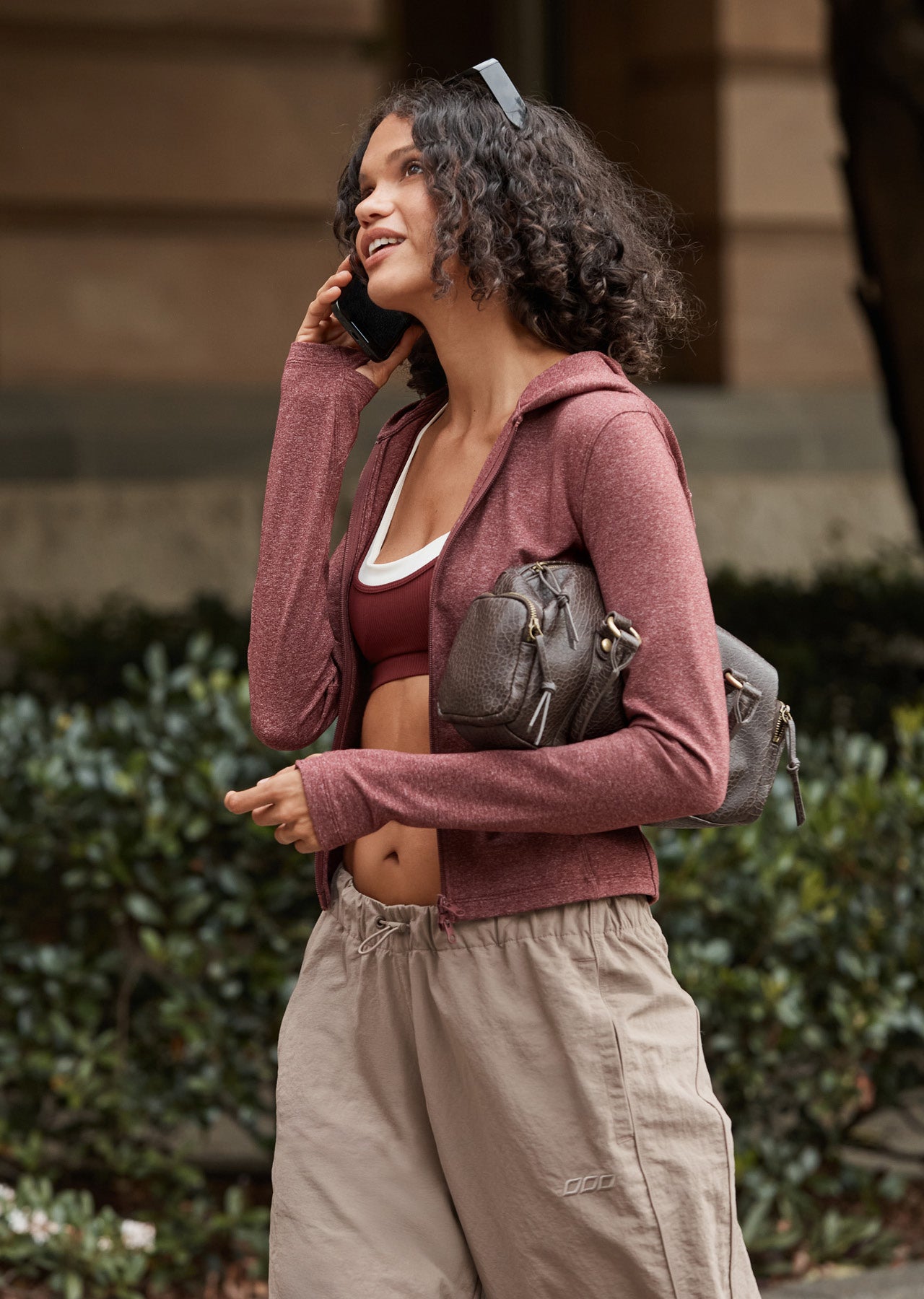 Clothing > Jackets, Hoodies and Sweats > Hoodies > Cropped