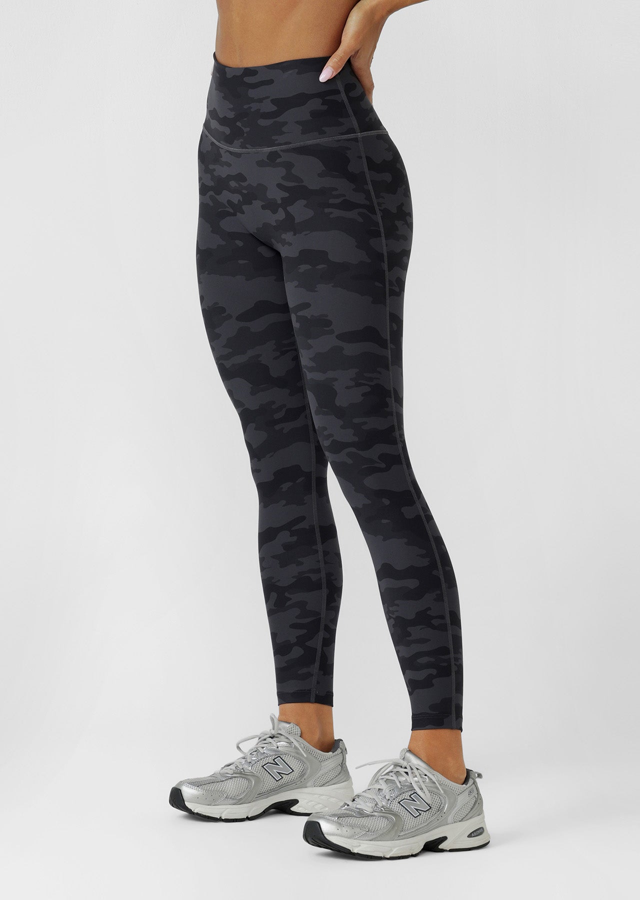 Lorna Jane Camo Ankle Biter Leggings - Black Camo Print