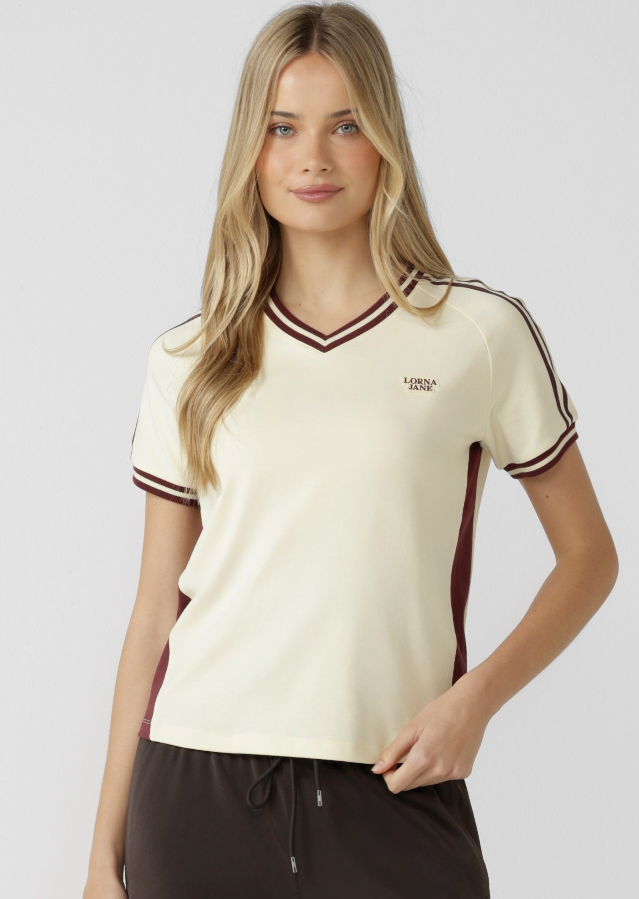 Lorna Jane Team Player V-Neck Slim T-Shirt - Vanilla Creme