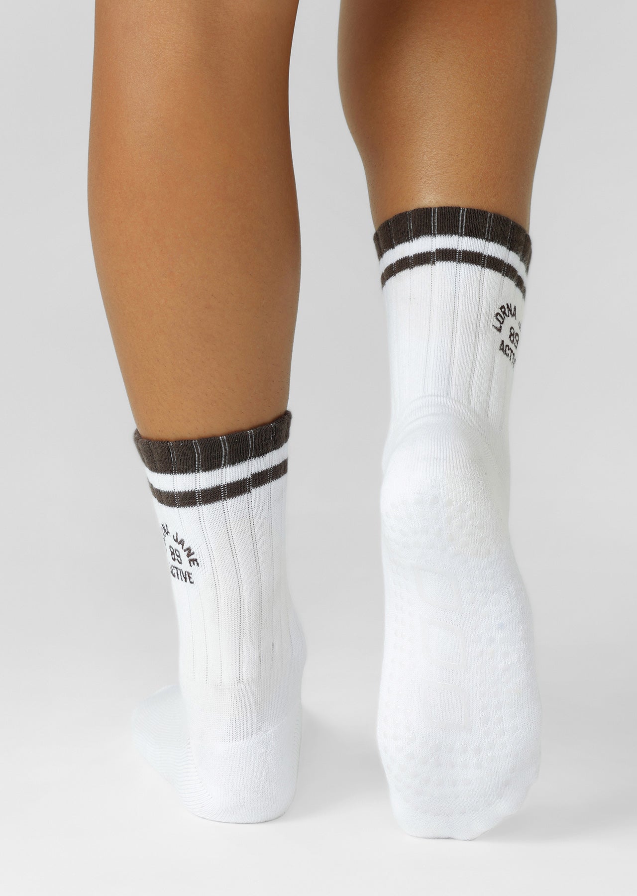 Lorna Jane Throwback Pilates Grip Crew Socks - White & Dark Khaki Haze