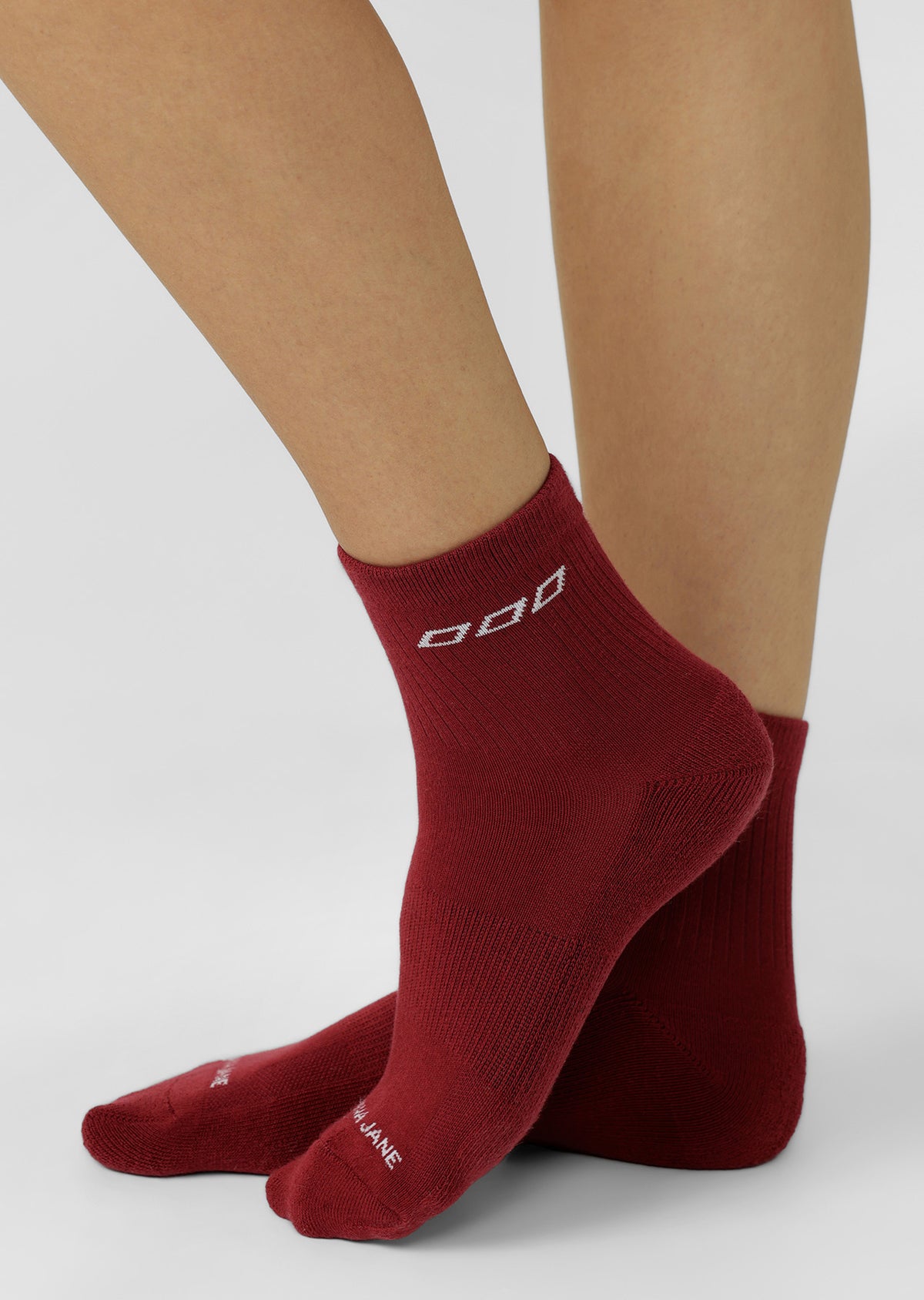 Lorna Jane LJ Quarter Crew Socks - Cherry & White