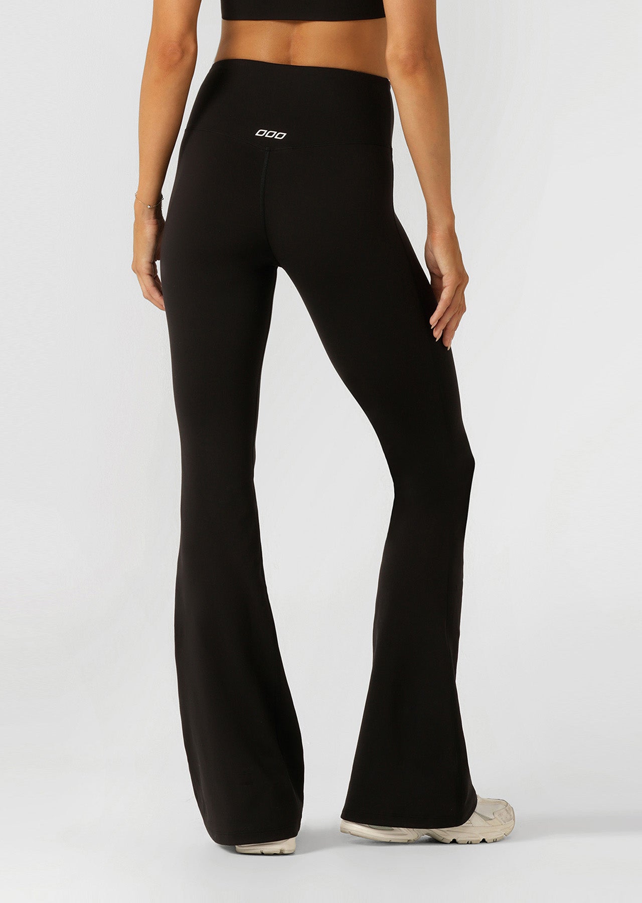 【Lily Lotus】ヨガパンツ Lotus Flared Leggings – Lorna Jane